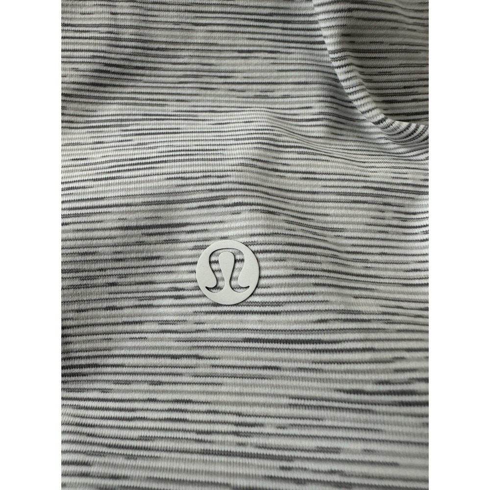 Lululemon On The Fly Crop Wee Are‎ From Space Pants Women Size 4 Gray Atheisure - Picture 7 of 9